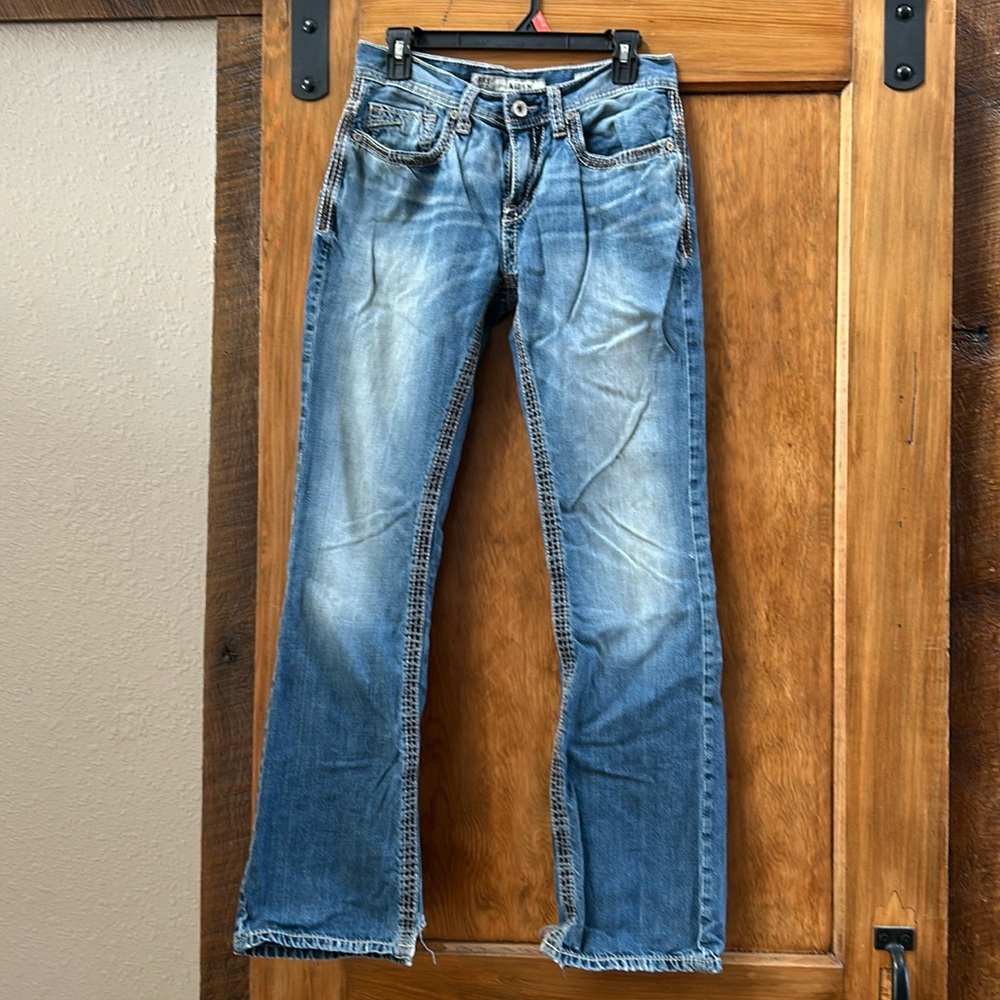 BKE Aiden 29R.  Light washed jeans.